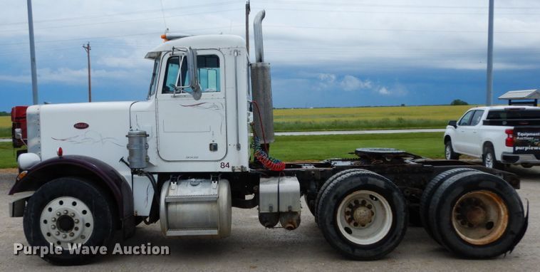 image for item IL9453 1984 Peterbilt 359  semi truck