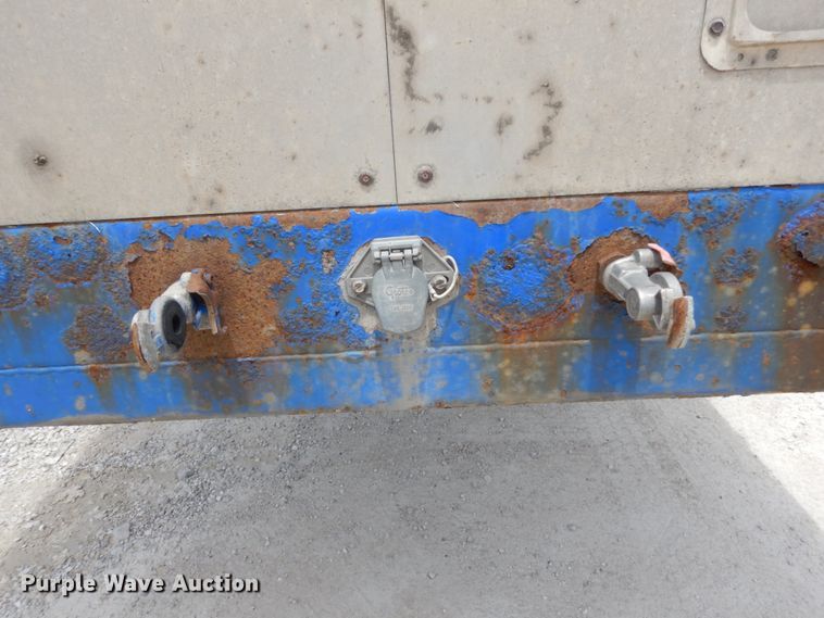 image for item IL9475 2005 Fontaine  side curtain trailer