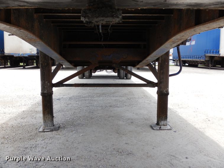 image for item IL9475 2005 Fontaine  side curtain trailer