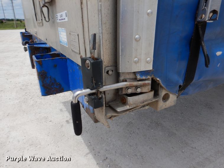 image for item IL9475 2005 Fontaine  side curtain trailer