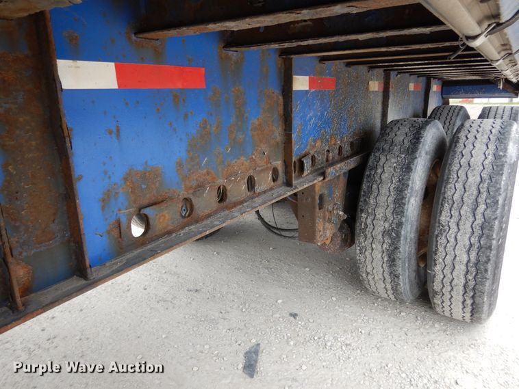 image for item IL9475 2005 Fontaine  side curtain trailer