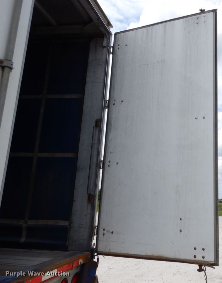 image for item IL9475 2005 Fontaine  side curtain trailer