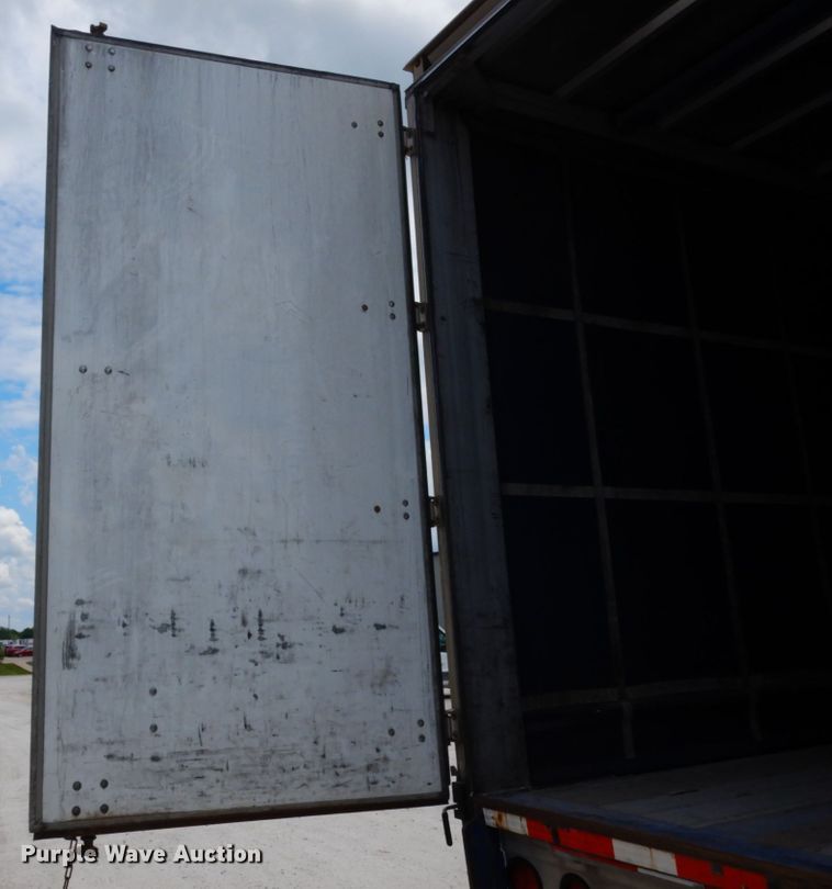 image for item IL9475 2005 Fontaine  side curtain trailer