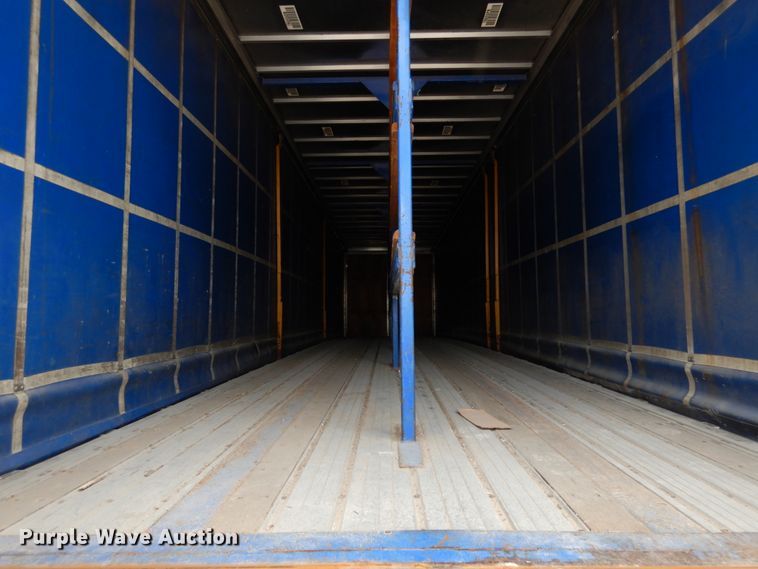 image for item IL9475 2005 Fontaine  side curtain trailer