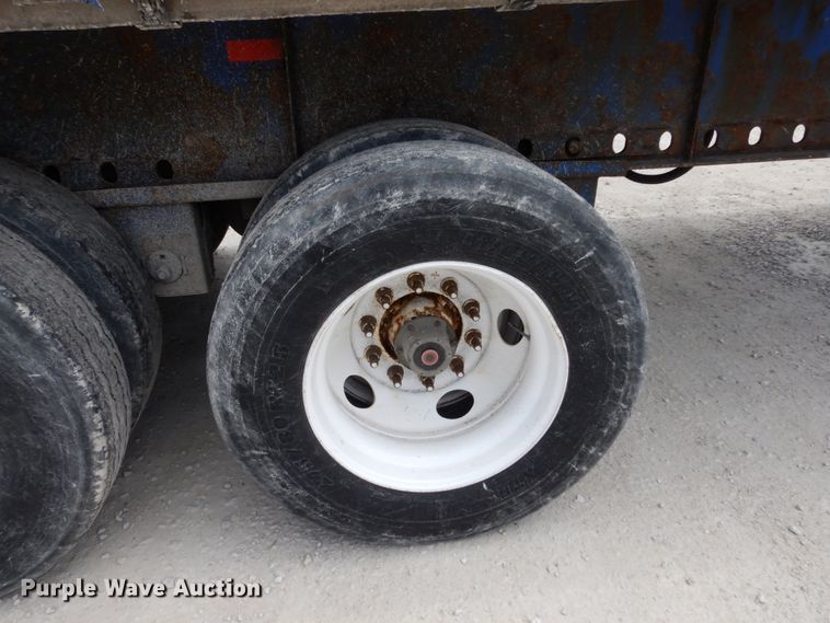 image for item IL9475 2005 Fontaine  side curtain trailer