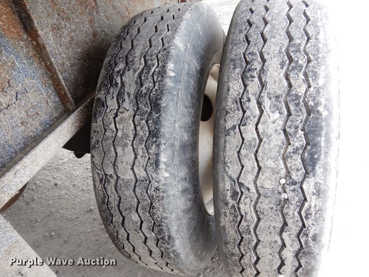 image for item IL9475 2005 Fontaine  side curtain trailer