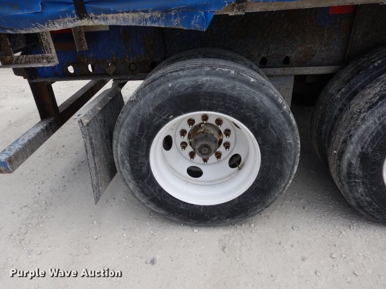 image for item IL9475 2005 Fontaine  side curtain trailer