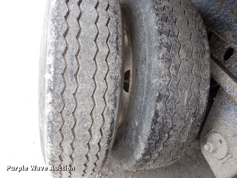 image for item IL9475 2005 Fontaine  side curtain trailer