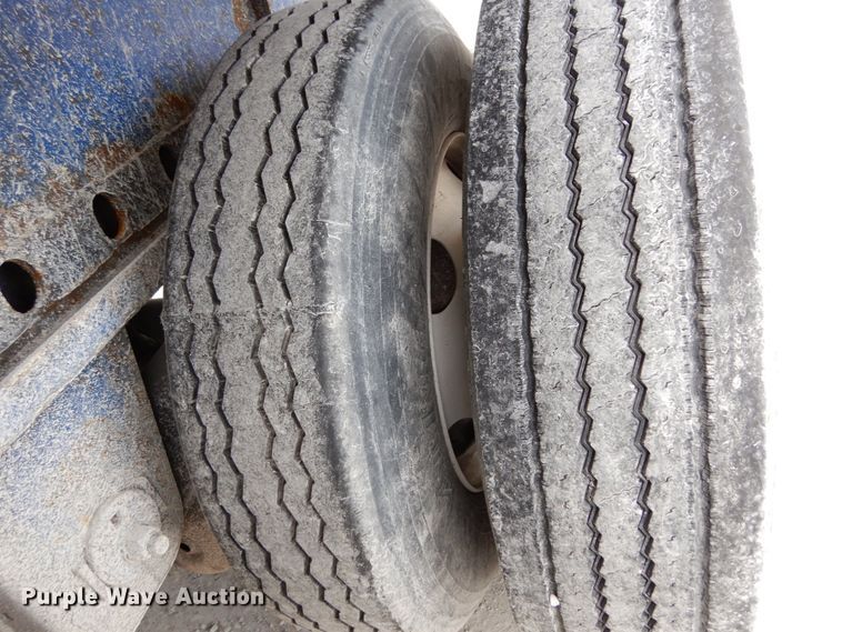 image for item IL9475 2005 Fontaine  side curtain trailer