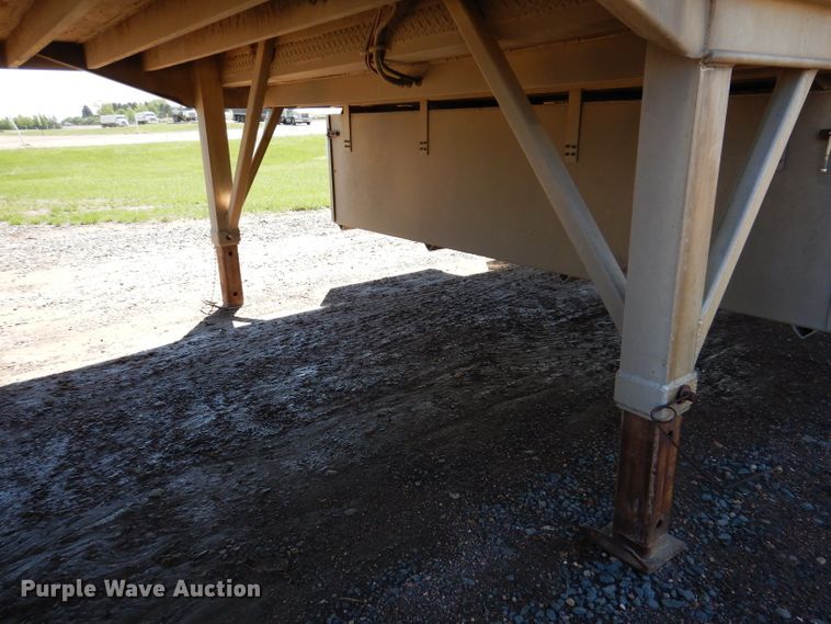 image for item IQ9536 2008 Barrett Eagle  livestock trailer