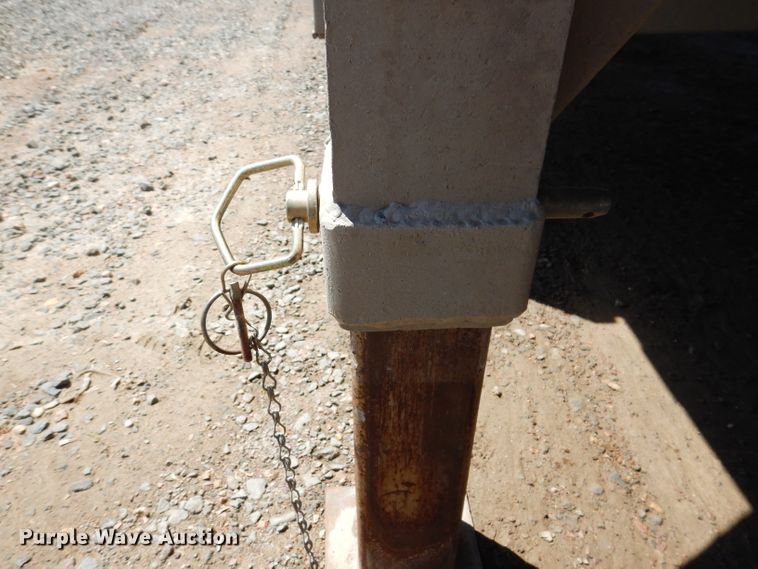 image for item IQ9536 2008 Barrett Eagle  livestock trailer