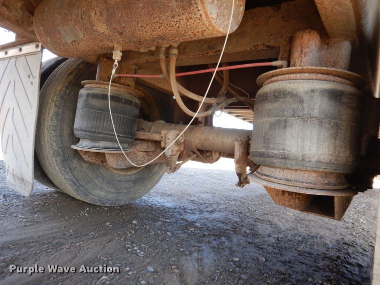 image for item IQ9536 2008 Barrett Eagle  livestock trailer