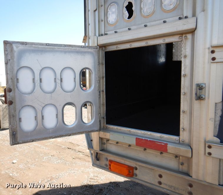 image for item IQ9536 2008 Barrett Eagle  livestock trailer