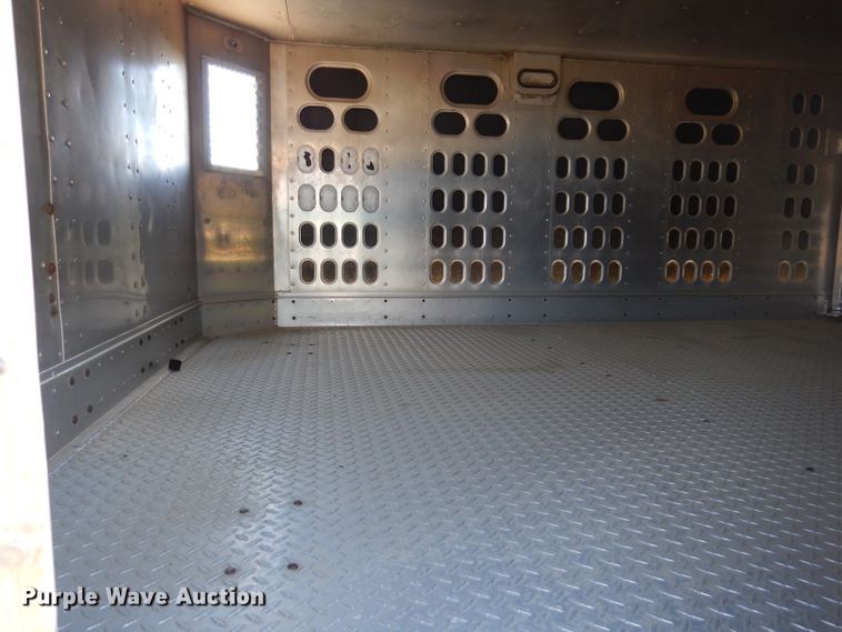 image for item IQ9536 2008 Barrett Eagle  livestock trailer