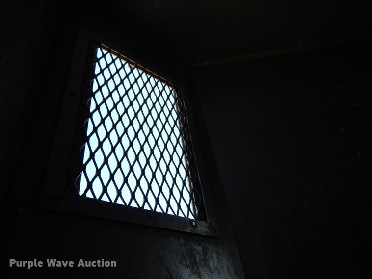 image for item IQ9536 2008 Barrett Eagle  livestock trailer