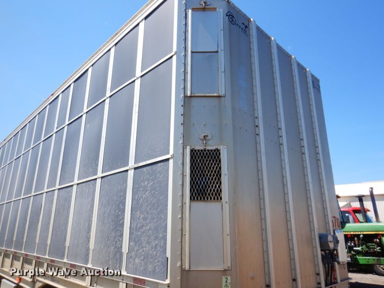 image for item IQ9536 2008 Barrett Eagle  livestock trailer