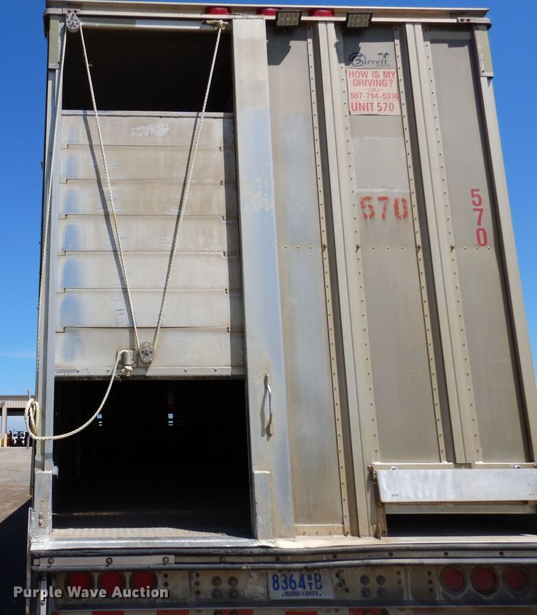 image for item IQ9536 2008 Barrett Eagle  livestock trailer