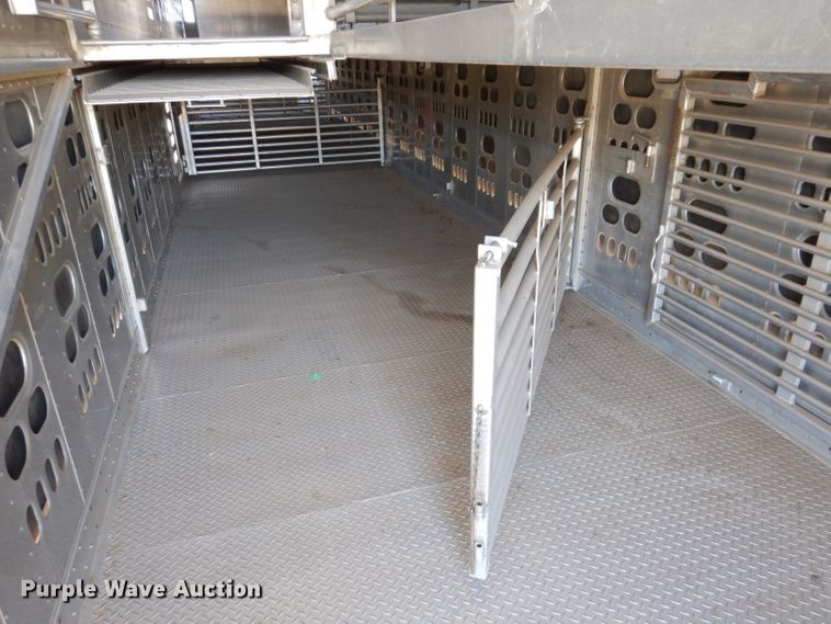 image for item IQ9536 2008 Barrett Eagle  livestock trailer