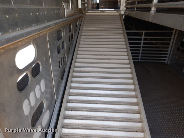 image for item IQ9536 2008 Barrett Eagle  livestock trailer