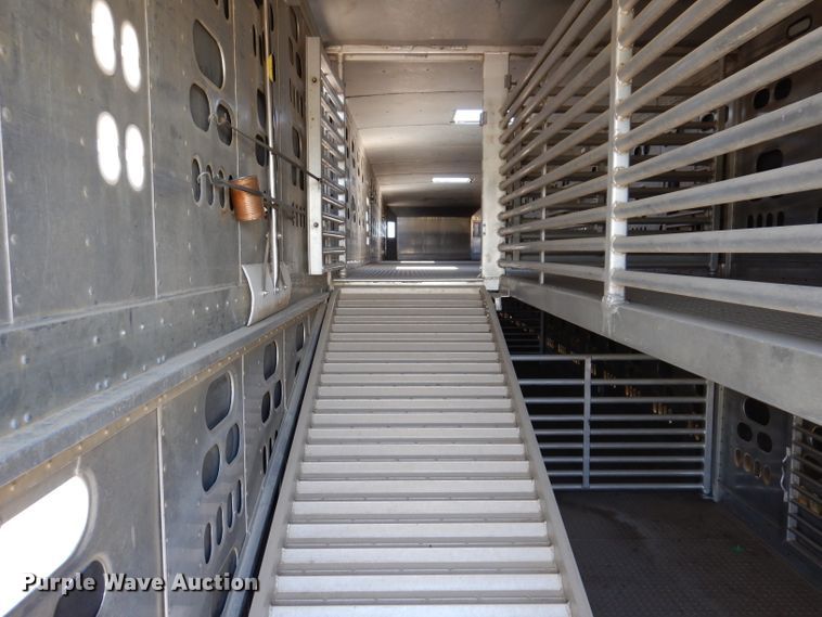 image for item IQ9536 2008 Barrett Eagle  livestock trailer