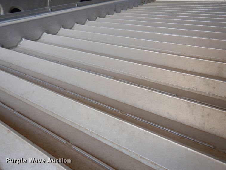 image for item IQ9536 2008 Barrett Eagle  livestock trailer