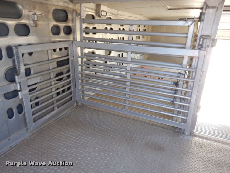 image for item IQ9536 2008 Barrett Eagle  livestock trailer