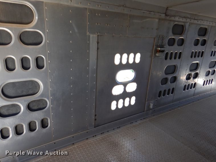 image for item IQ9536 2008 Barrett Eagle  livestock trailer