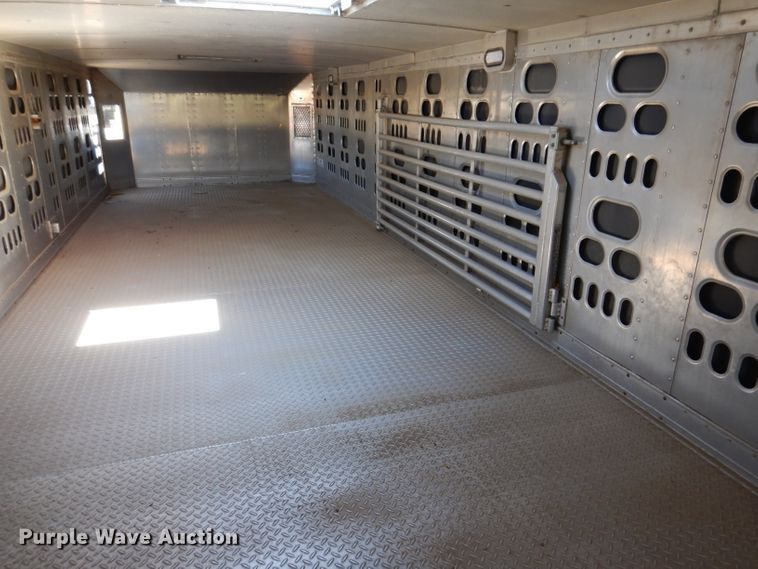 image for item IQ9536 2008 Barrett Eagle  livestock trailer