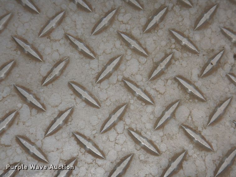 image for item IQ9536 2008 Barrett Eagle  livestock trailer