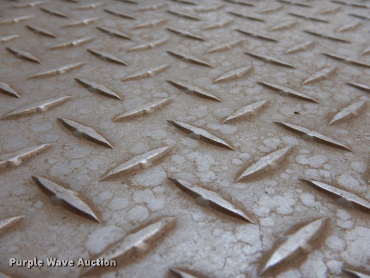 image for item IQ9536 2008 Barrett Eagle  livestock trailer