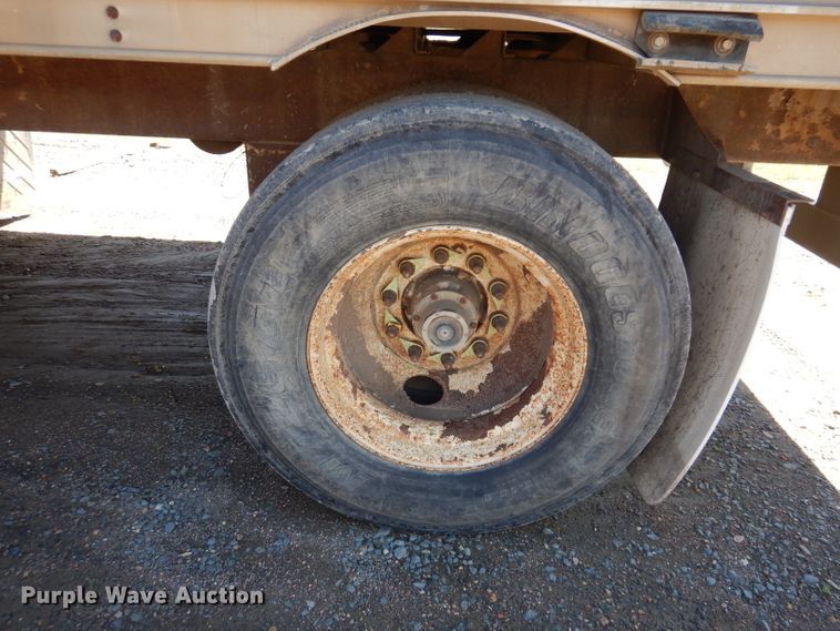 image for item IQ9536 2008 Barrett Eagle  livestock trailer