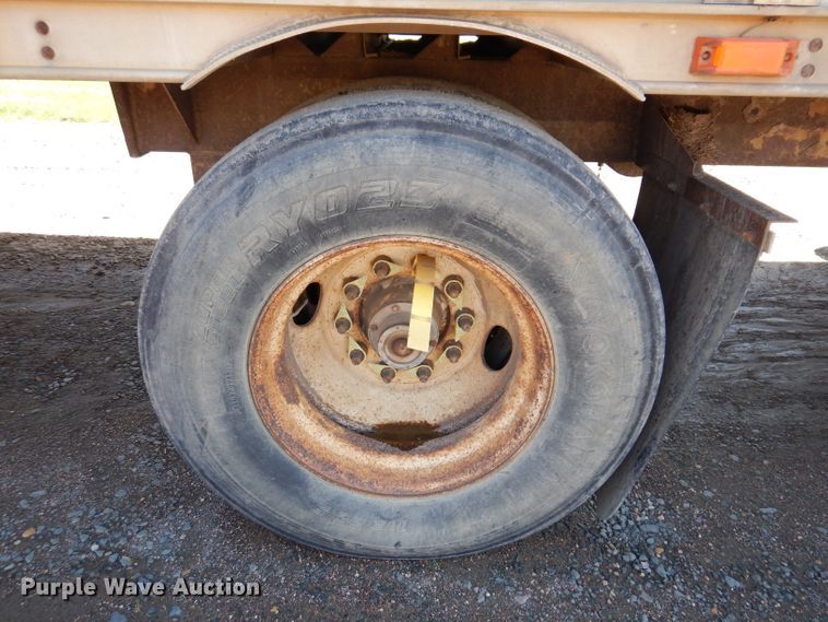 image for item IQ9536 2008 Barrett Eagle  livestock trailer