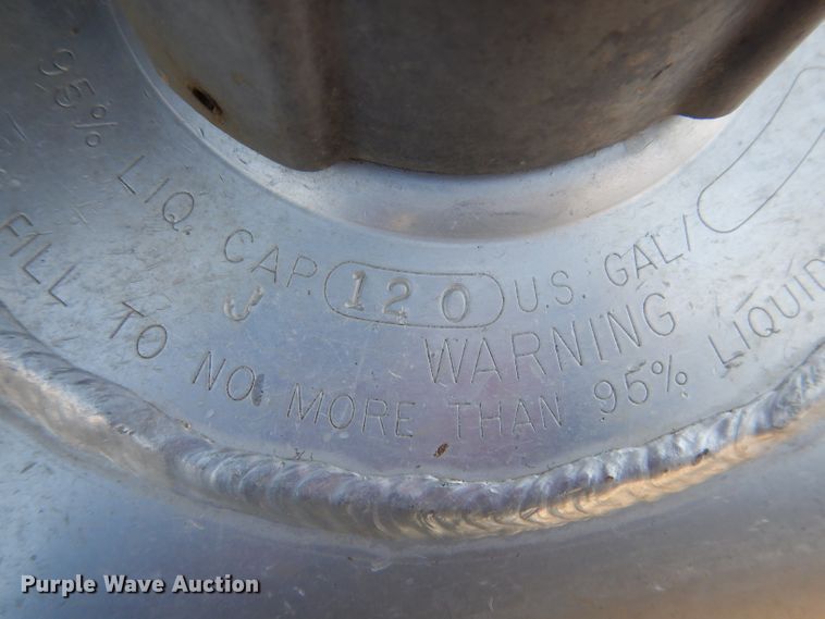 image for item IQ9537 2004 Freightliner Century  semi truck