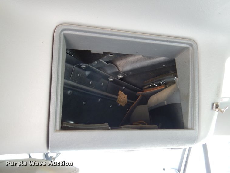 image for item IQ9537 2004 Freightliner Century  semi truck