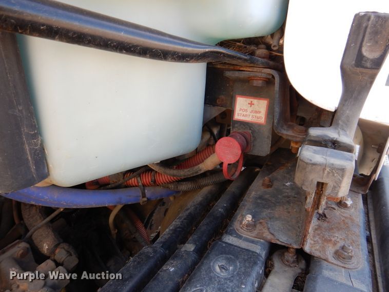 image for item IQ9537 2004 Freightliner Century  semi truck