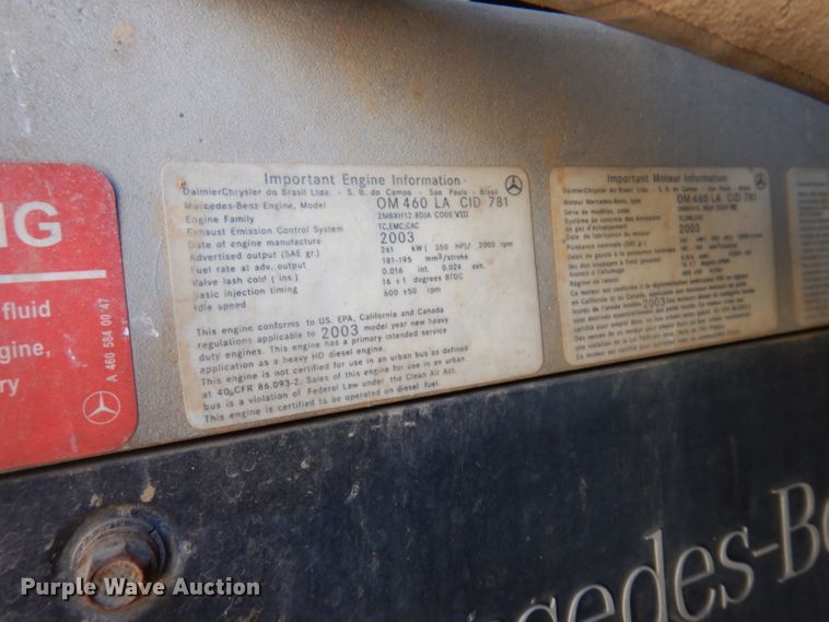 image for item IQ9537 2004 Freightliner Century  semi truck