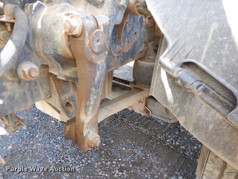 image for item IQ9537 2004 Freightliner Century  semi truck