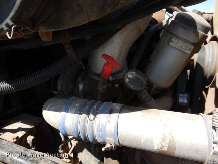 image for item IQ9537 2004 Freightliner Century  semi truck