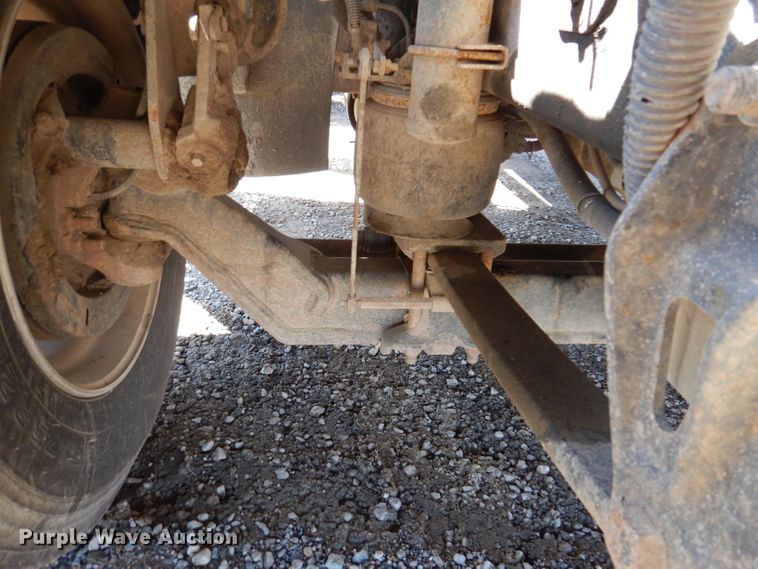 image for item IQ9537 2004 Freightliner Century  semi truck