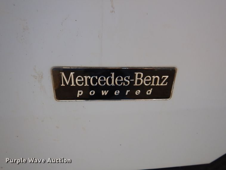 image for item IQ9537 2004 Freightliner Century  semi truck