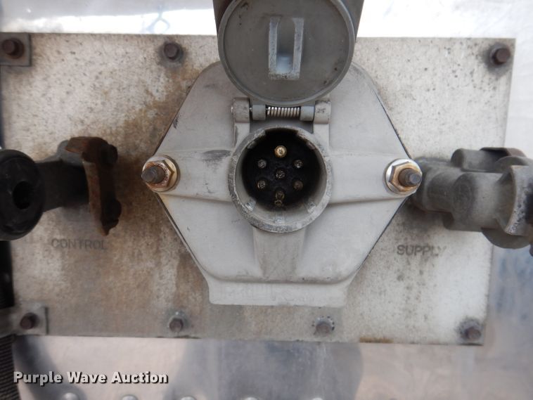 image for item IQ9543 2006 Great Dane 811-TZ-1A  refrigerated van trailer