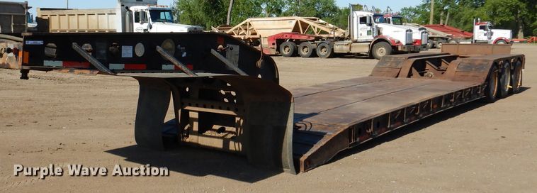 image for item IQ9552 1996 Fontaine  lowboy equipment trailer