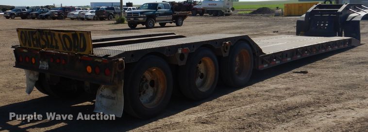 image for item IQ9552 1996 Fontaine  lowboy equipment trailer