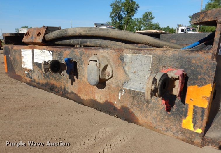 image for item IQ9552 1996 Fontaine  lowboy equipment trailer