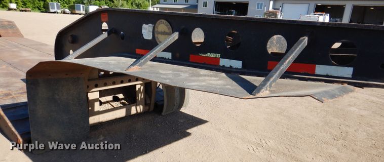 image for item IQ9552 1996 Fontaine  lowboy equipment trailer