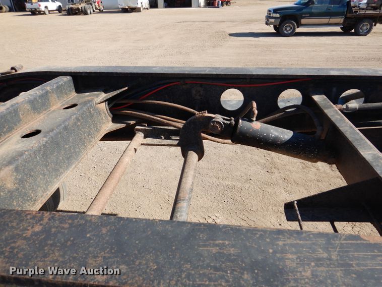 image for item IQ9552 1996 Fontaine  lowboy equipment trailer