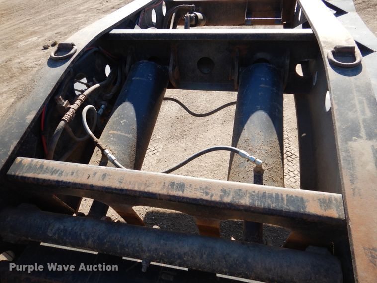 image for item IQ9552 1996 Fontaine  lowboy equipment trailer