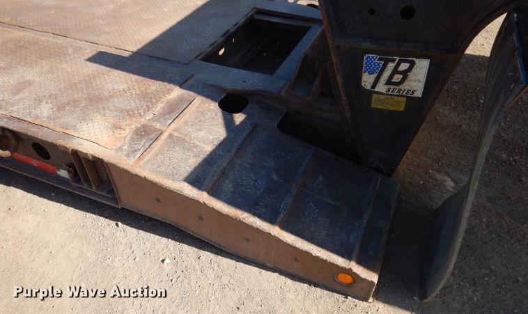 image for item IQ9552 1996 Fontaine  lowboy equipment trailer