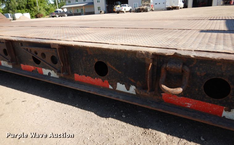 image for item IQ9552 1996 Fontaine  lowboy equipment trailer