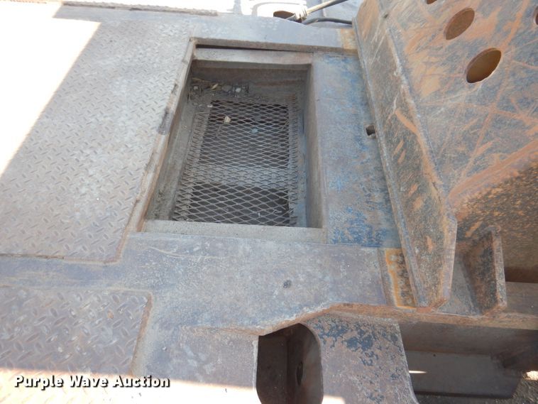 image for item IQ9552 1996 Fontaine  lowboy equipment trailer